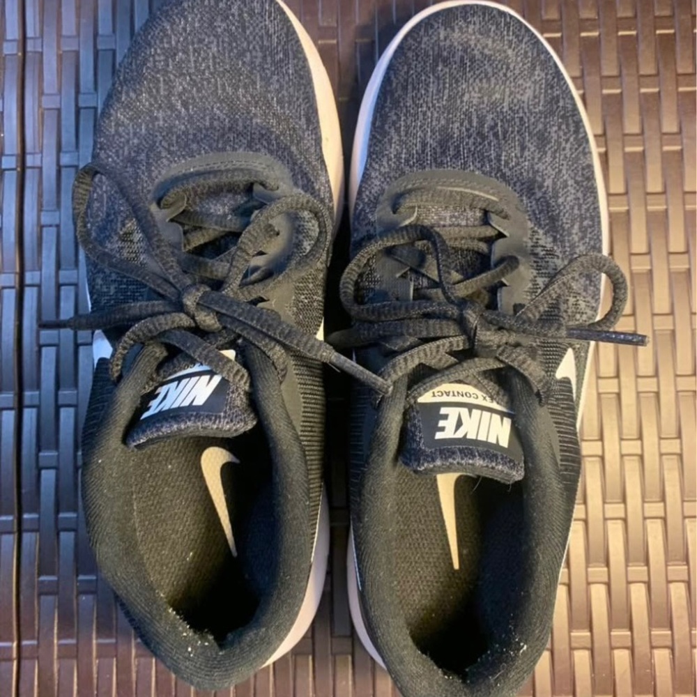 Nike Black / Dark Gray Sneakers